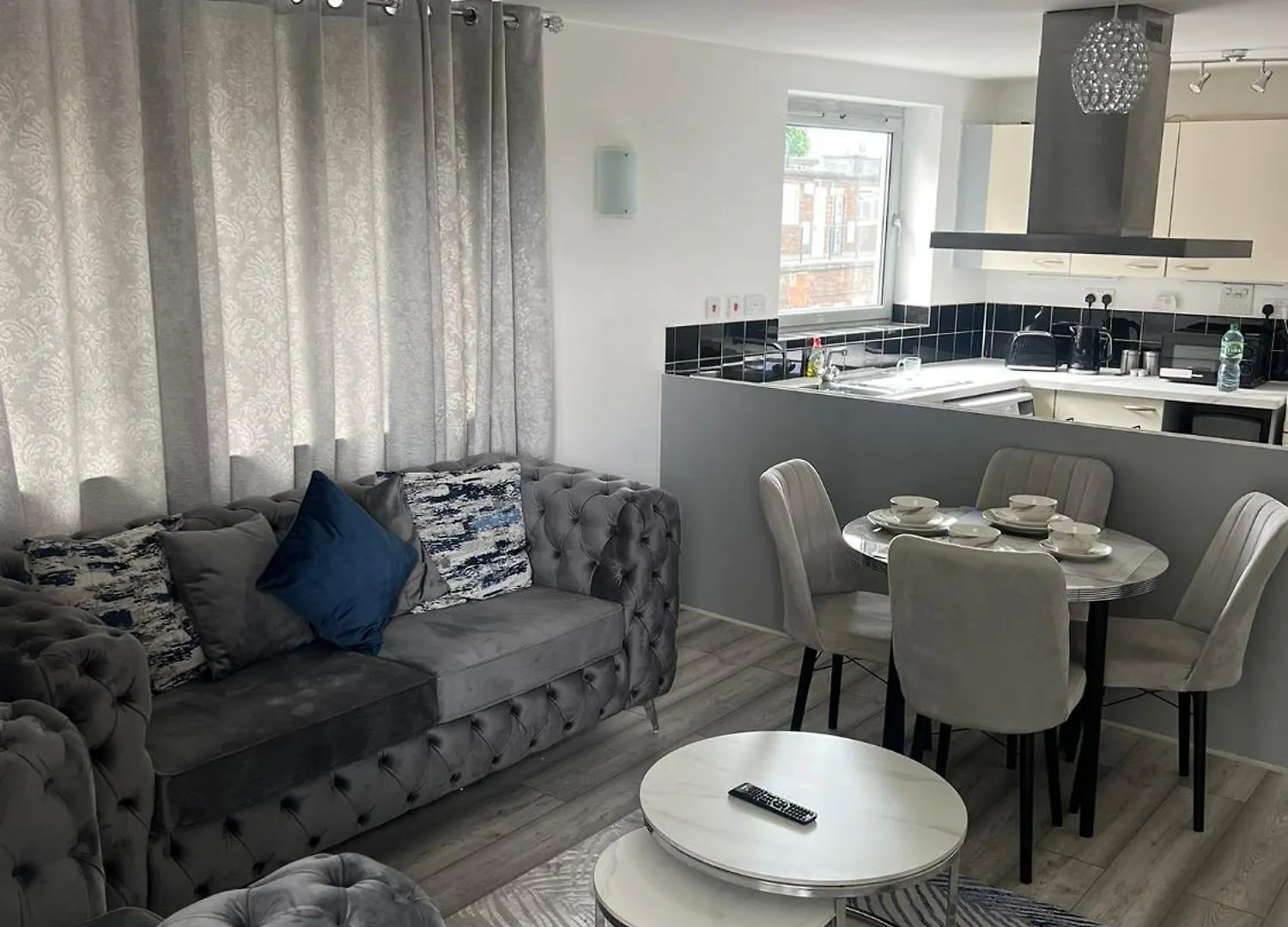 Comfy Stay - High Road Ilford Apartment